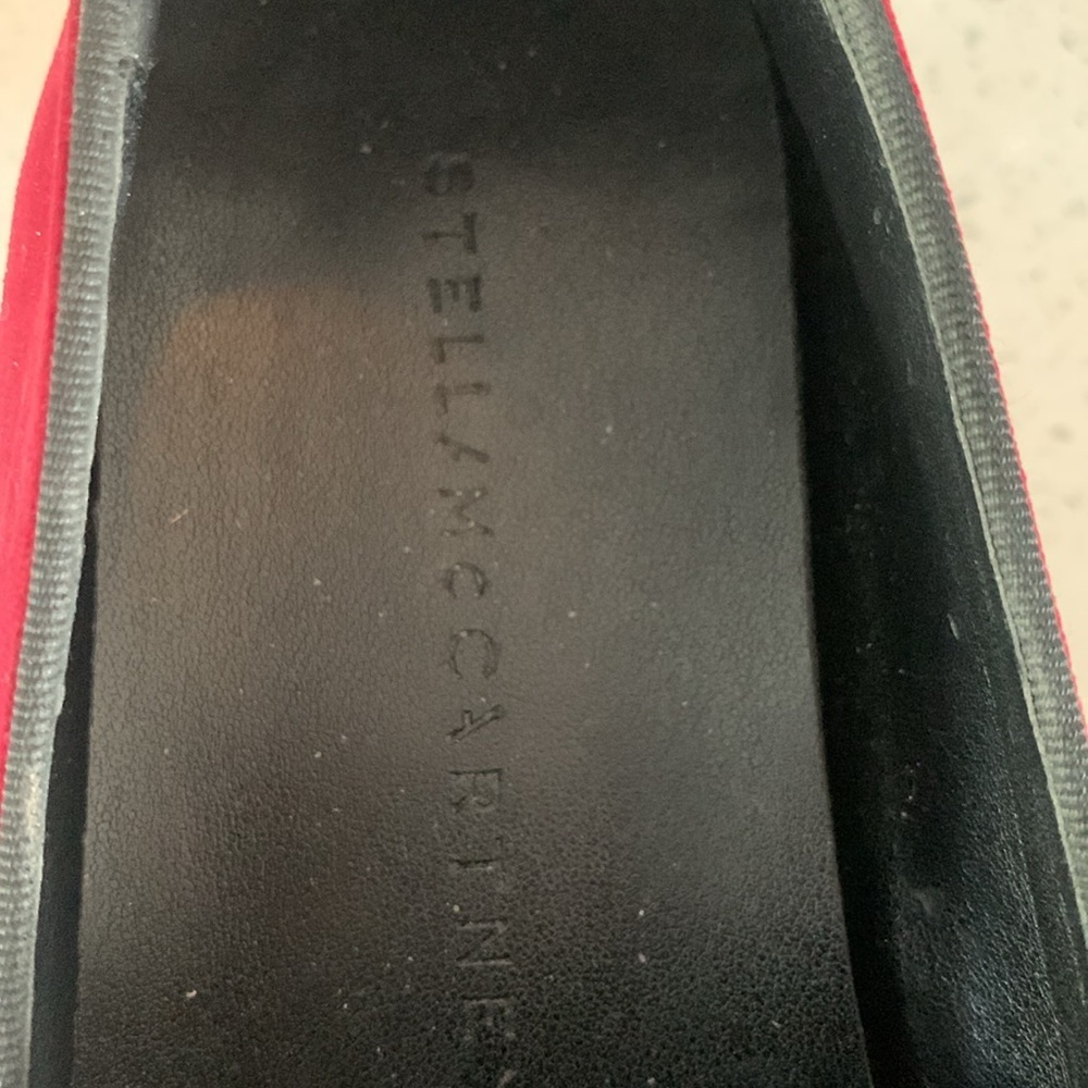 Stella Mc Cartney velvet raspberry' red velvet wedge with gold chain size 39 - Picture 7 of 16